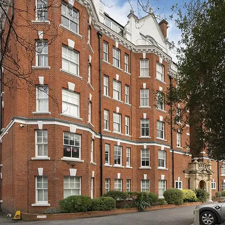 Rent this 4 bed apartment on The Pryors (1-32) in East Heath Road, London