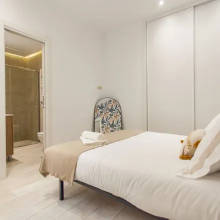 Image 7 - Calle de Lope de Vega, 35, 28014 Madrid, Spain - Apartment for rent