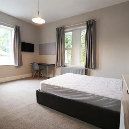 Image 4 - 14 Cliff Road Gardens, Leeds, LS6 2EY, United Kingdom - House for rent