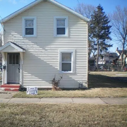 Buy this 3 bed house on 221 Scott Street in Sandusky, OH 44870