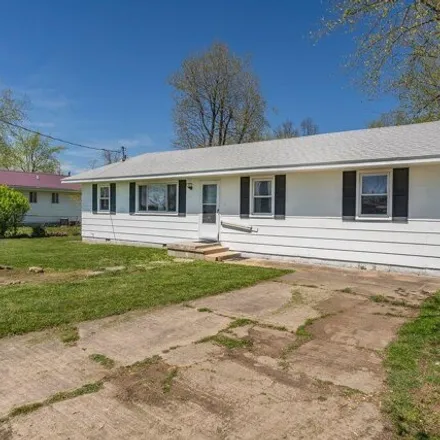 Buy this 3 bed house on 535 West Court Street in Seymour, Webster County