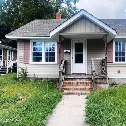 Buy this 2 bed house on 406 York Street in Elizabeth City, NC 27909