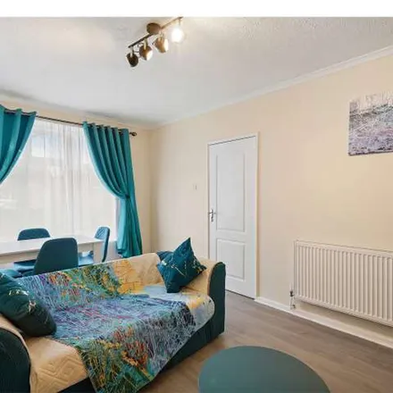 Image 3 - Felixstowe Road, London, SE2 9QJ, United Kingdom - Apartment for rent