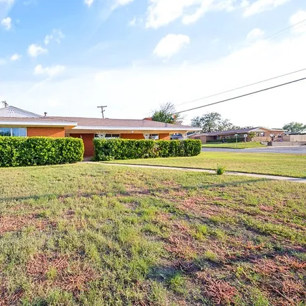 Image 9 - 1700 Yale Avenue, Big Spring, TX 79720, USA - House for sale