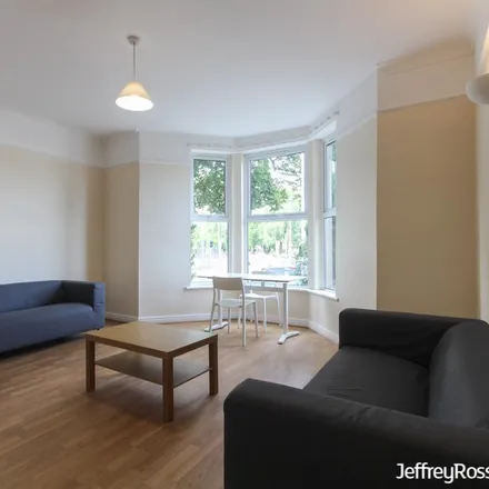 Rent this 2 bed apartment on Newport Road in Cardiff, CF24 1DN