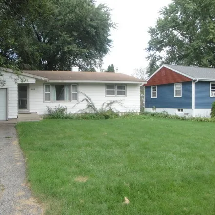 Buy this 2 bed house on 4418 Parkway Avenue in McHenry, IL 60050