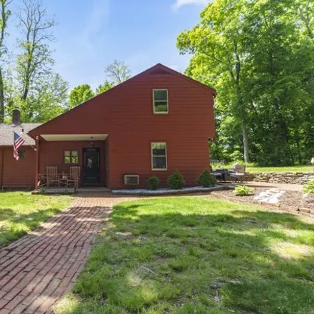 Buy this 4 bed house on 331 Chestnut Hill Road in South Glastonbury, Glastonbury