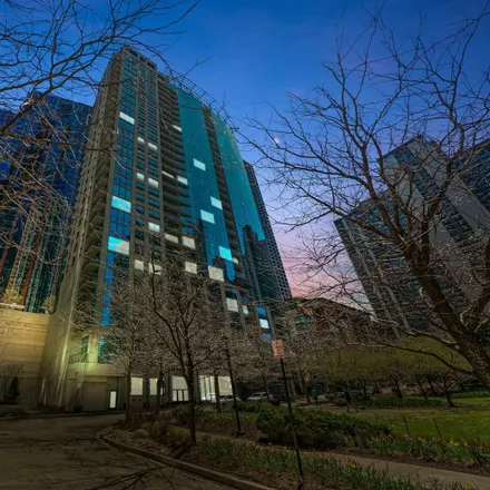 Image 1 - The Lancaster, 201 North Westshore Drive, Chicago, IL 60601, USA - House for sale