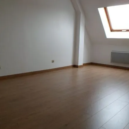 Rent this 3 bed apartment on 89 Rue de l'Abbaye in 80000 Amiens, France