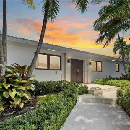 Image 1 - 11425 North Bayshore Drive, San Souci Estates, North Miami, FL 33181, USA - House for rent