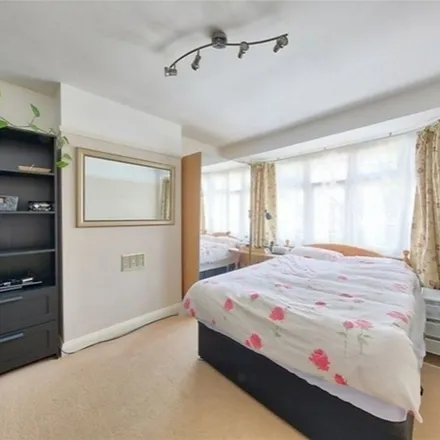 Image 7 - 18 Christchurch Close, London, SW19 2NZ, United Kingdom - Townhouse for rent