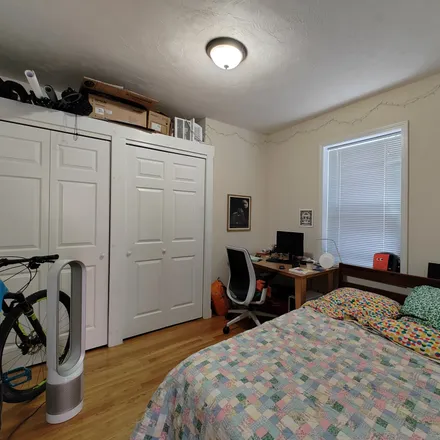 Image 5 - #2F, 1056 Cambridge Street, Oak Square, Boston - Apartment for rent