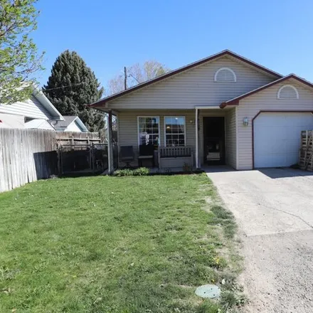 Buy this 3 bed townhouse on 333 East D Street in Shoshone, ID 83352