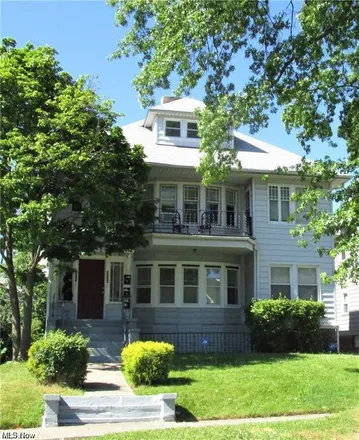 Image 1 - 3227 East Overlook Road, Cleveland Heights, OH 44118, USA - House for rent