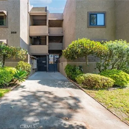 Buy this 2 bed condo on 362 West California Avenue in Glendale, CA 91203