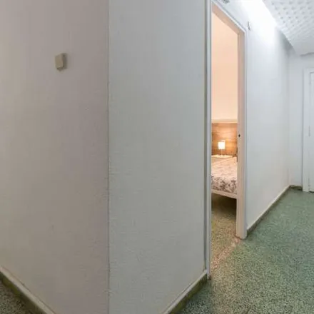 Rent this 5 bed apartment on Carrer de Santa Rosa in 20, 46021 Valencia