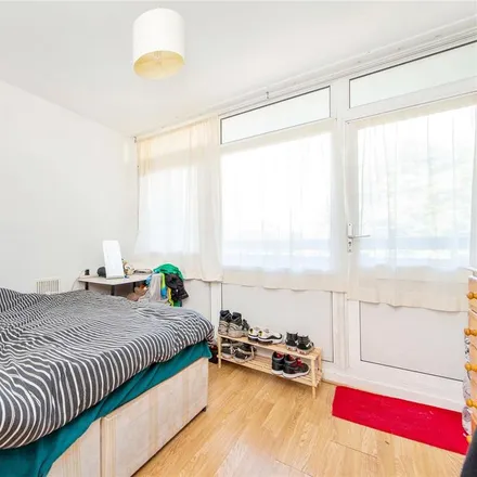 Image 7 - Norton House, Cannon Street Road, St. George in the East, London, E1 2BF, United Kingdom - Apartment for rent