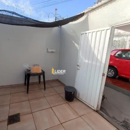 Buy this 6 bed house on Avenida Vasconcelos Costa in Osvaldo Rezende, Uberlândia - MG