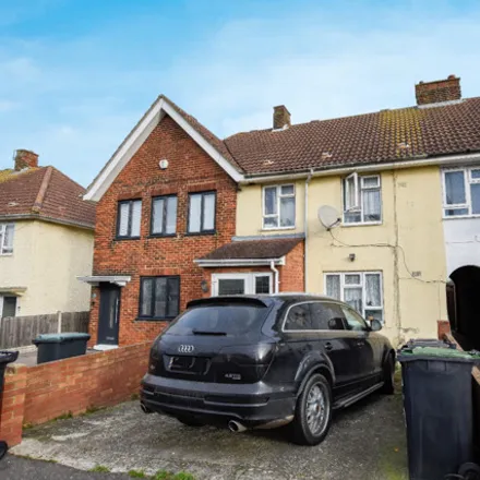 Buy this 3 bed townhouse on Hampton Crescent in Gravesend, DA12 4HY