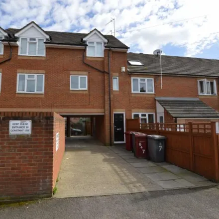 Rent this 2 bed apartment on Greyling Court in De Montfort Road, Reading