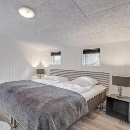 Rent this 4 bed house on Toftlund Kirke in Herrestedtoft, 6520 Toftlund