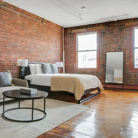 Rent this studio house on Boston