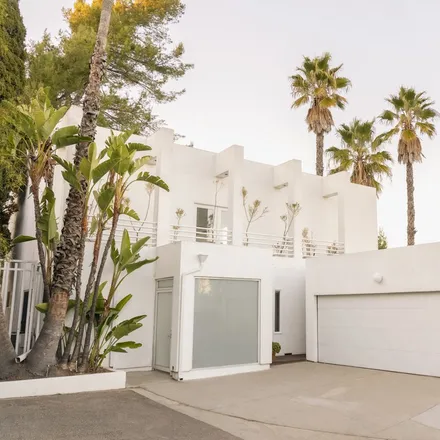 Image 1 - 2201 Ridgemont Drive, Los Angeles, CA 90046, USA - House for rent