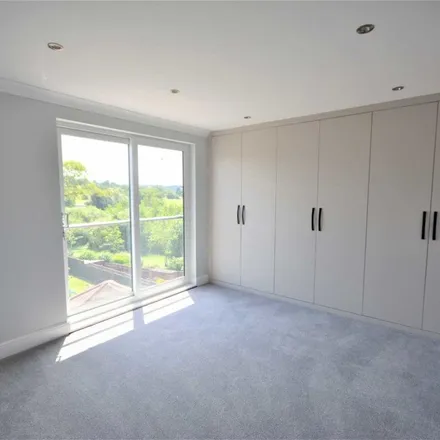 Image 6 - Great North Way, London, NW4 1PT, United Kingdom - Apartment for rent