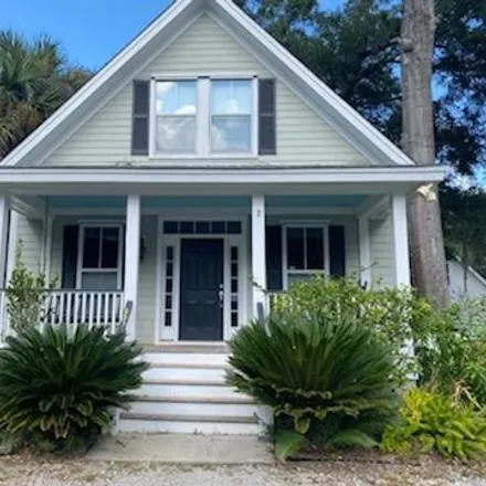 Rent this 3 bed house on 2 Piney Lane in Beaufort County, SC 29907