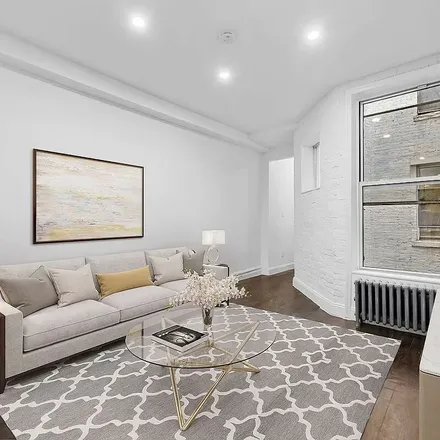 Rent this 3 bed apartment on 159 Newel Street in New York, NY 11222