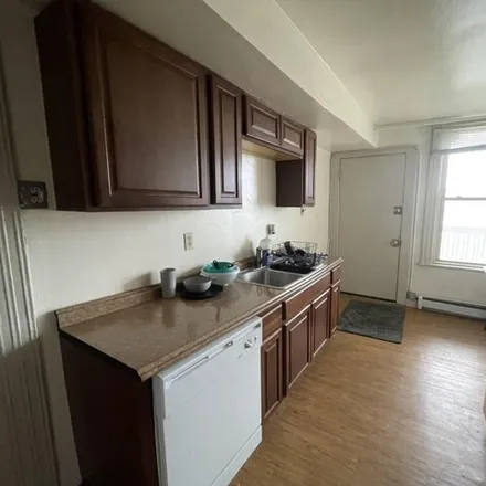 Image 7 - Trenkamp Flats, 1303; 1305; 1307 North Milwaukee Street, Milwaukee, WI 53202, USA - House for rent