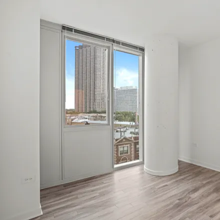 Image 4 - 801 W Bradley Pl - Apartment for rent
