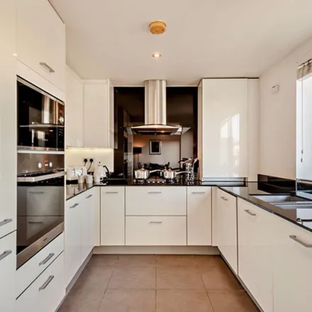 Rent this 2 bed apartment on 273 Fulham Road in London, SW10 9QA