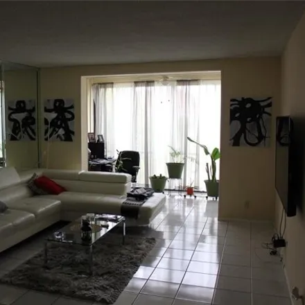 Image 1 - 3761 Inverrary Drive, Lauderhill, FL 33319, USA - Condo for rent