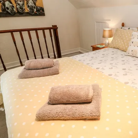 Rent this 1 bed townhouse on Chapel-en-le-Frith in SK17 8EY, United Kingdom
