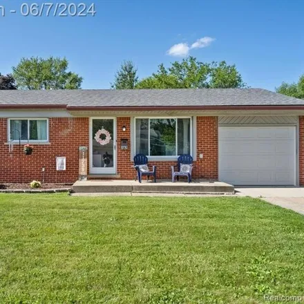 Image 3 - 11745 Falcon Drive, Sterling Heights, MI 48313, USA - House for sale