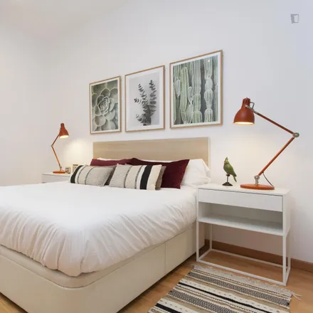 Rent this 2 bed apartment on Dia in Carrer de Milà i Fontanals, 82