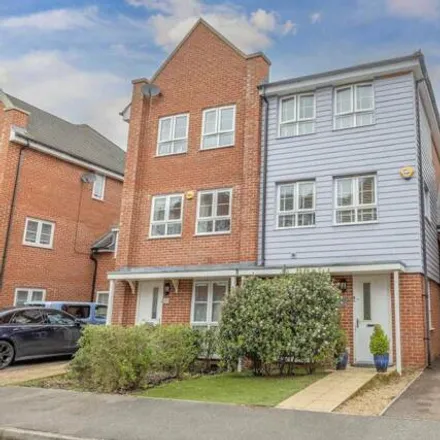 Buy this 5 bed duplex on Wyeth Close in Dorney Reach, SL6 0XW