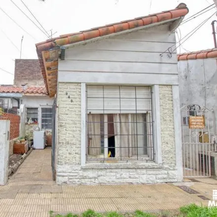 Buy this 2 bed house on Benjamín Sáenz Valiente 947 in Martínez Oeste, Martínez