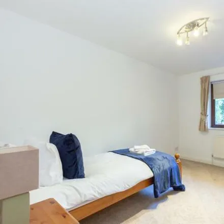 Image 7 - Dorchester Close, Oxford, OX3 8SS, United Kingdom - Apartment for sale