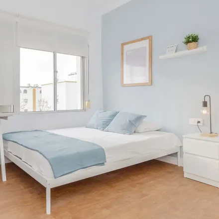 Rent this 5 bed room on Calle Fernando de la Cuadra in 11404 Jerez, Spain