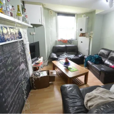 Image 4 - Cliff Mount, Leeds, West Yorkshire, Ls6 - Townhouse for rent