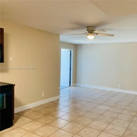 Image 3 - 701 Northeast 6th Street, Fort Lauderdale, FL 33304, USA - Apartment for rent
