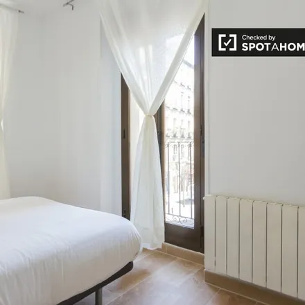 Rent this 5 bed room on Madrid in Calle de Santa Isabel, 34