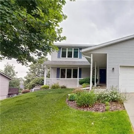 Buy this 4 bed house on 4420 Cambridge Ln NW in Rochester, Minnesota
