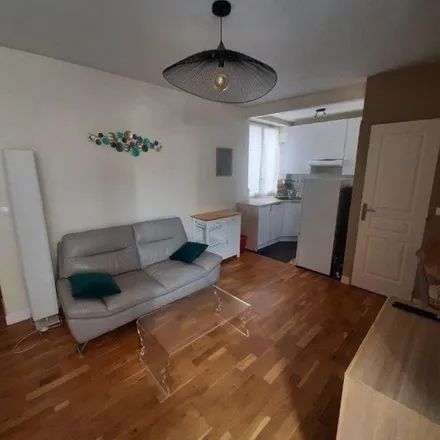 Rent this 2 bed apartment on 84 Rue François Arago in 93100 Montreuil, France