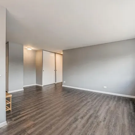 Rent this 1 bed apartment on 7312-7320 North Rogers Avenue in Chicago, IL 60626