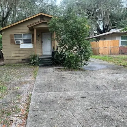 Buy this 2 bed house on 1056 West 8th Street in Sanford, FL 32771