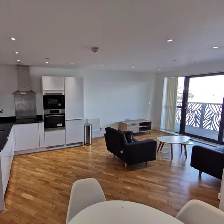 Image 3 - East Thames House, 129 Leven Road, London, E14 0LL, United Kingdom - Apartment for rent