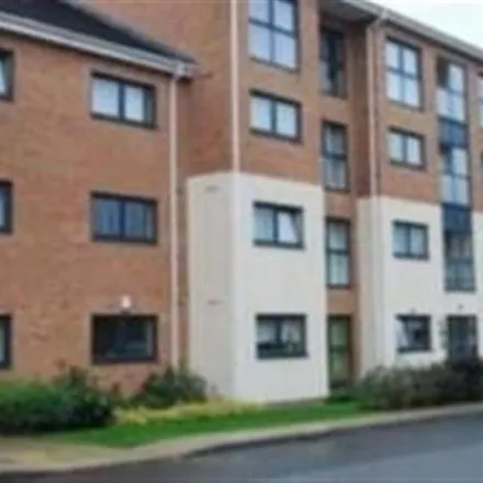 Image 2 - Lowbridge Court, Liverpool, L19 2JP, United Kingdom - Apartment for rent